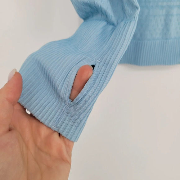 Lululemon light blue long sleeve Haze rest top size 4 - Picture 4 of 7